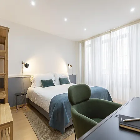 Near Combatentes Metro Station Apartment