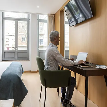 Near Combatentes Metro Station Apartment